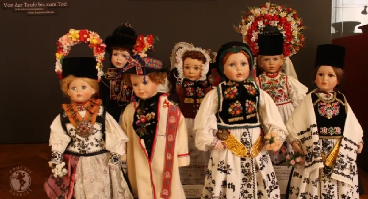 Casă săsească veche și sinagogă părăsită, simboluri ale comunităților dispărute din România